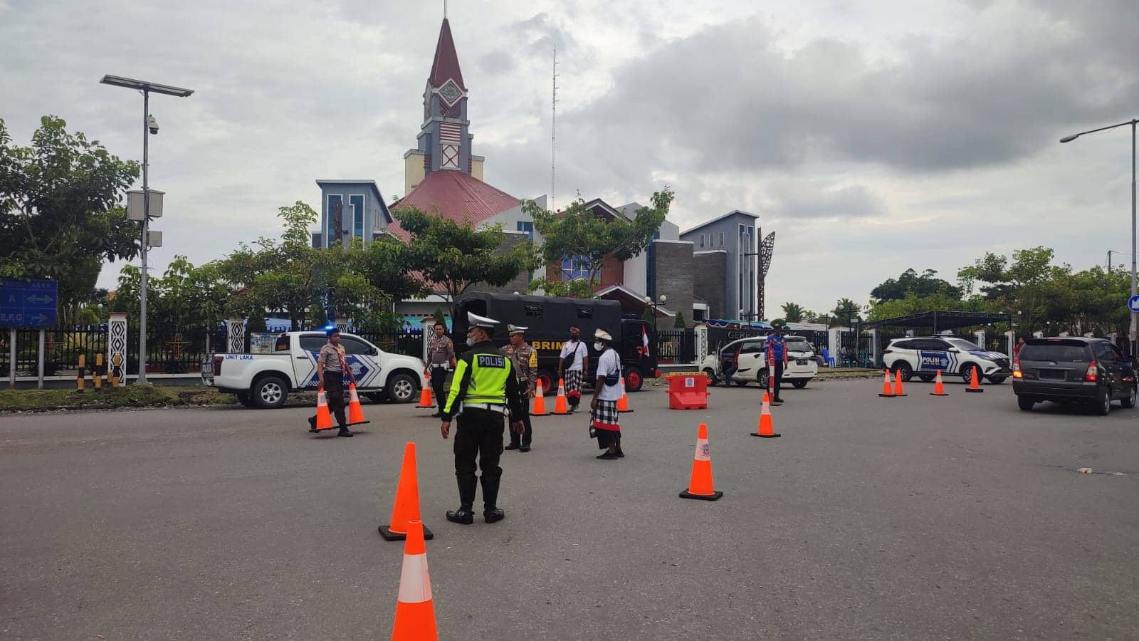 Ilustrasi berita Mimika: Umat Lintas Agama, Kerukunan serta Aparat Gabungan Kawal Ibadah Natal di Timika