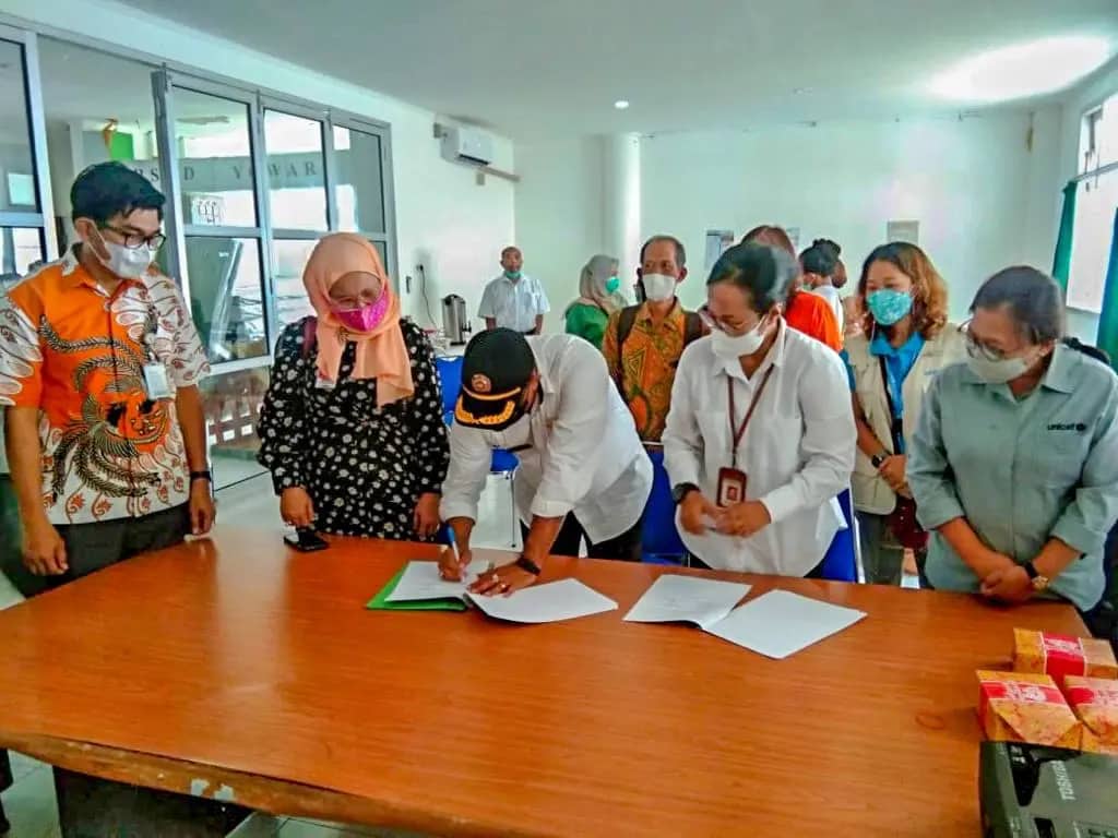 Ilustrasi berita BERITA UTAMA: Percepatan Pembuatan Akta Kelahiran Dan KIA, Disdukcapil MoU Dengan RSUD Youwari