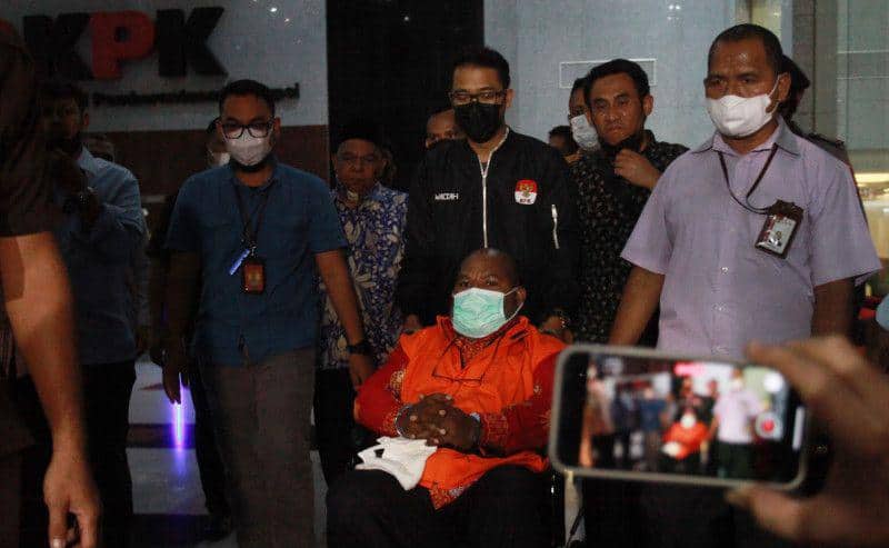 Ilustrasi berita Papua: Kemenkumham Cekal Istri Lukas Enembe Berpergian ke Luar Negeri