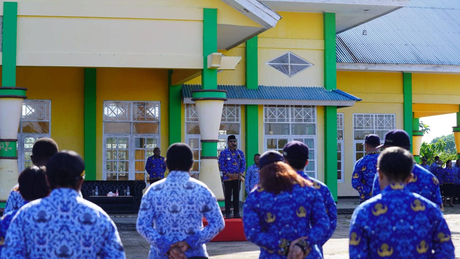 Ilustrasi berita Papua: Pimpin Apel Gabungan Perdana KORPRI Se-Kabupaten Mappi, Penjabat Bupati Perintahkan TPP PNS Dibayarkan Pertiga Bulan