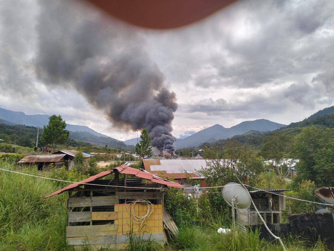 Ilustrasi berita Papua: Rusuh di Dogiyai, Satu Orang Tewas, Seorang Sopir Ditikam Lalu Truk Dibakar