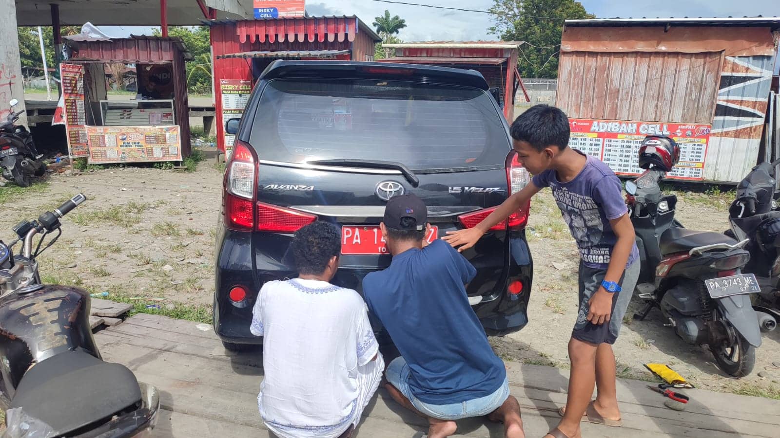 Ilustrasi berita Mimika: Masih Banyak Didapati Mobil Dinas Gunakan Plat Hitam, Kasat Lantas : Harusnya Bangga Pakai Plat Merah