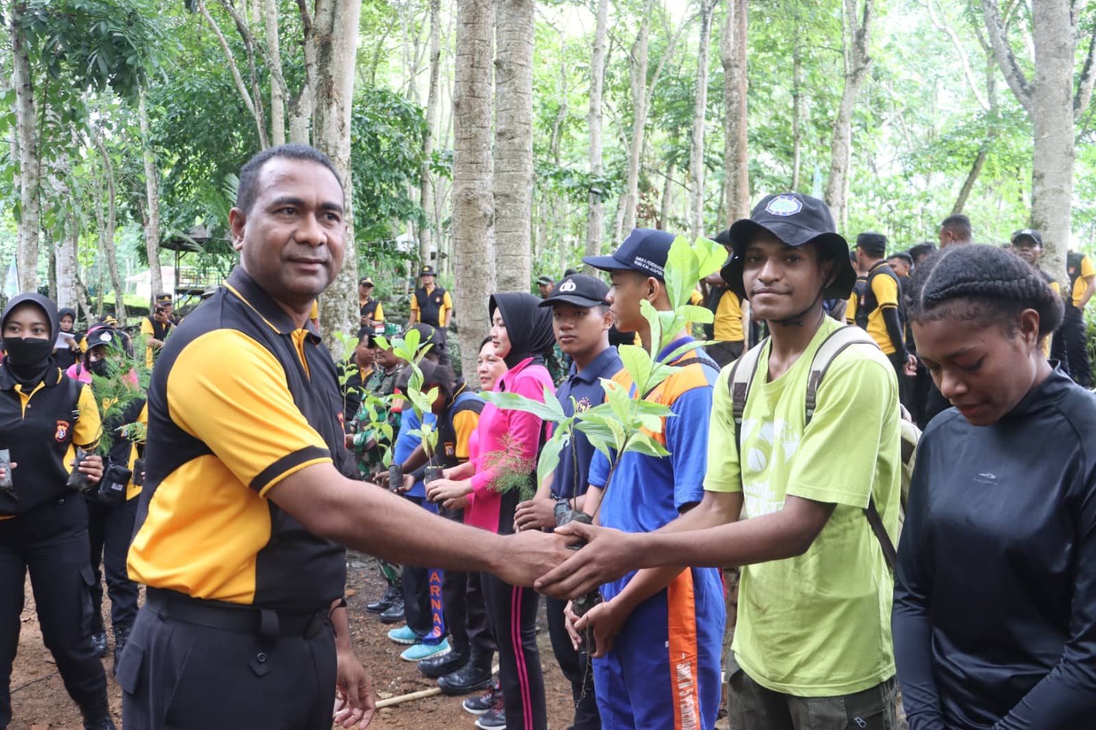 Ilustrasi berita JAYAPURA: Valentine Day, Polres Jayapura Tanam 500 Pohon di Cagar Alam Cycloop