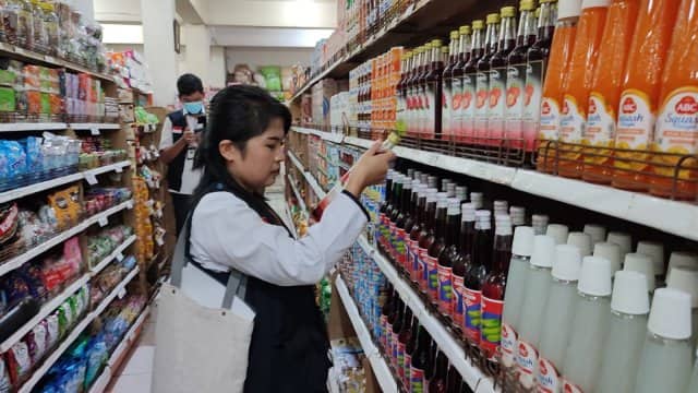 Ilustrasi berita Mimika: LOKA POM Mimika Temukan Produk Makanan Bermasalah Bernilai Ekonomi Jutaan Rupiah