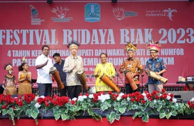 Ilustrasi berita Papua: Tingkatkan Kualitas SDM, Pemda Biak Numfor Teken MoU dengan Surya Institut milik Prof. Yohanes Surya