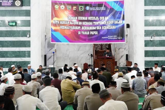 Ilustrasi berita JAYAPURA: Bersama Umat Islam Rayakan Nuzulul Qur'an, Pangdam XVII/Cenderawasih : Mari Kita Cari Hikmah-Hikmah Al Qur'an