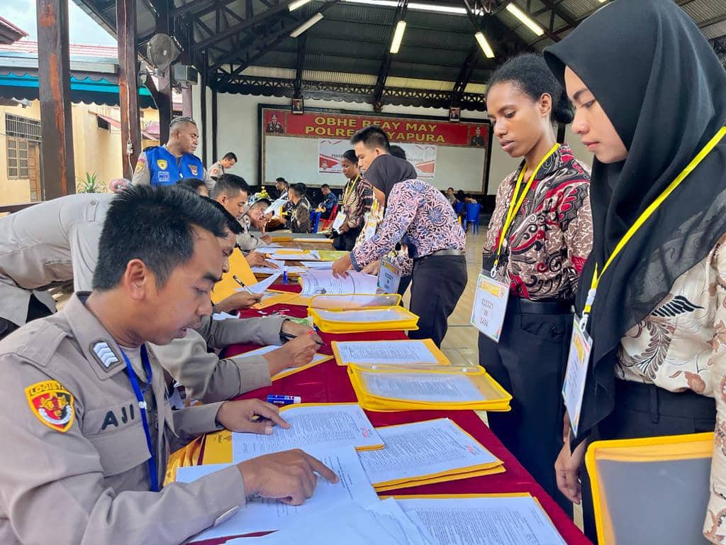 Ilustrasi berita JAYAPURA: Ratusan Peserta Ikuti Seleksi Administrasi Penerimaan Casis Polri