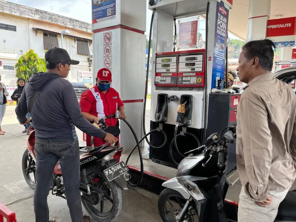 Ilustrasi berita Papua: Per 1 Juni 2023 Pertamax dan Dexlite Turun Harga, Ini Rincian Harga Terbaru BBM Pertamina di Wilayah Papua Maluku