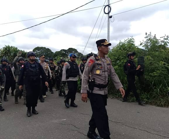 Ilustrasi berita Papua: Patroli Gabungan TNI-Polri Respon Pemalangan di Kampung Idakebo Dogiyai