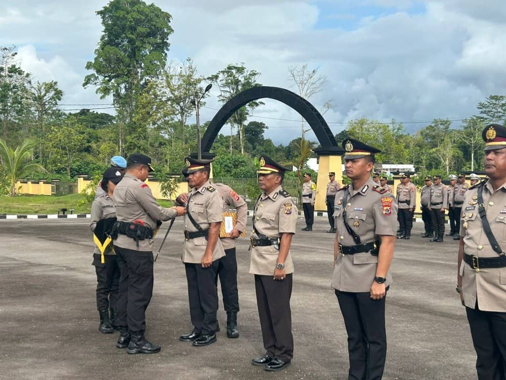 Ilustrasi berita Mimika: Kapolres Mimika Pimpin Serah Terima Jabatan Empat Pejabat Baru, Ini Daftarnya