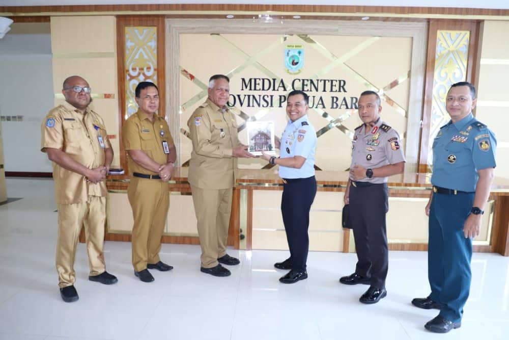 Ilustrasi berita Papua: Lemhanas Gelar Studi Strategis di Papua Barat, Gubernur Paulus Waterpauw Titipkan Persoalan Afirmatif OAP