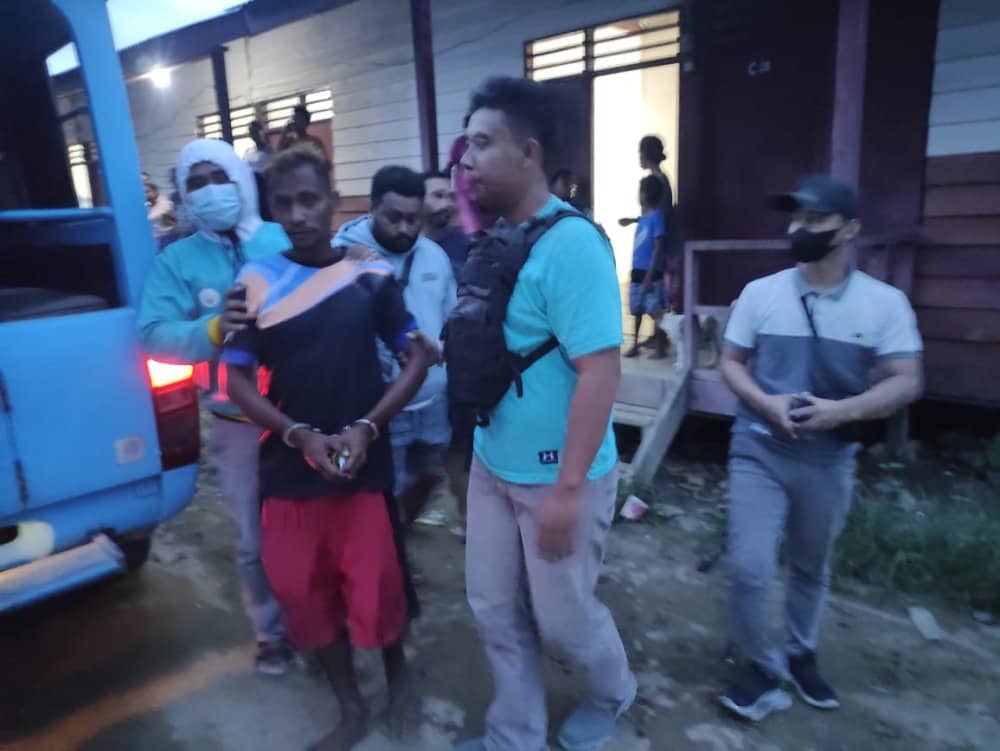 Ilustrasi berita JAYAPURA: Empat Kali Setubuhi Anak Tirinya, Papa Muda di Arso Diamankan Polisi