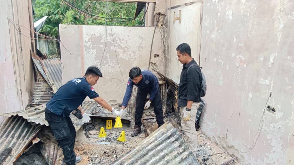 Ilustrasi berita JAYAPURA: Olah TKP Kebakaran Gedung KPU Kabupaten Jayapura, Polisi Temukan Satu Titik Lokasi Api Pertama di Kantor MNC