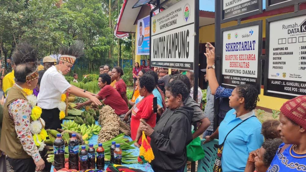 Ilustrasi berita Mimika: Deputi Kementerian PMK RI Kunjungi Masyarakat Kampung Damai Kwamki Narama, Pastikan Percepatan Pembangunan