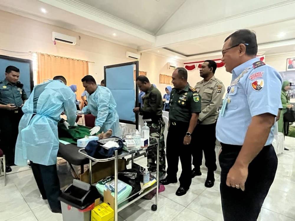 Ilustrasi berita JAYAPURA: Sambut HUT TNI ke-78, Lanud Silas Papare Jayapura Gelar Khitanan Massal