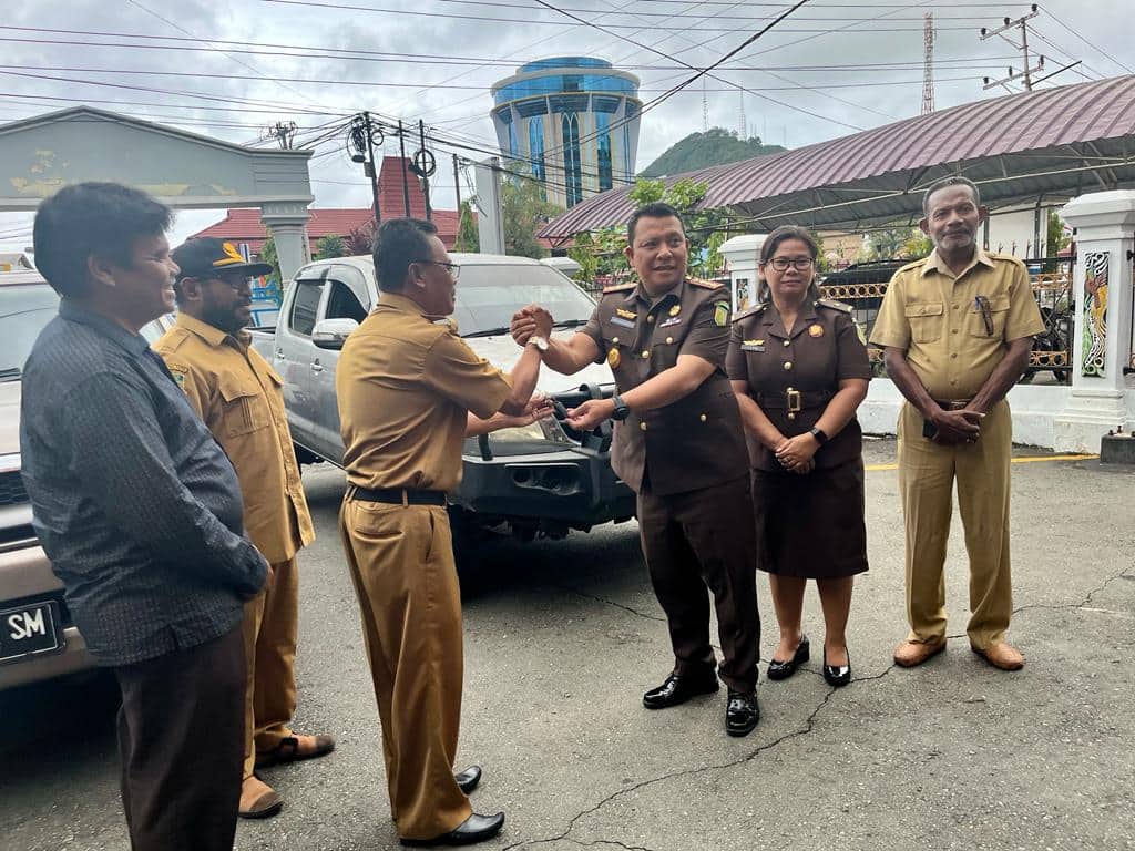 Ilustrasi berita Papua: 10 Unit Mobil Milik Pemkab Mambramo Raya Berhasil Disita Kejari Jayapura dari Mantan ASN