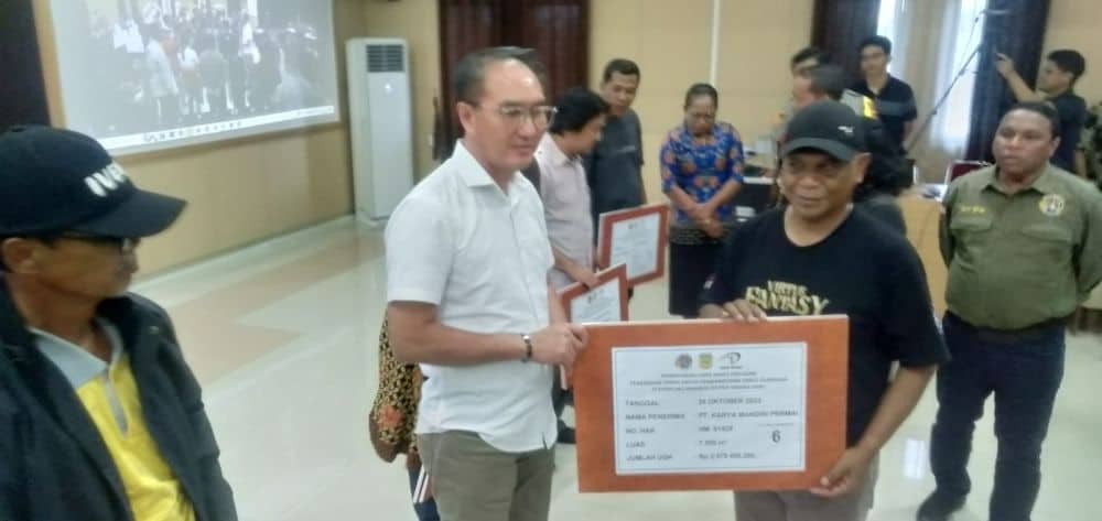 Ilustrasi berita Mimika: Pemda Mimika Akhirnya Bayarkan Ganti Rugi Tanah Aeromodeling Sebesar Rp. 28 Miliar