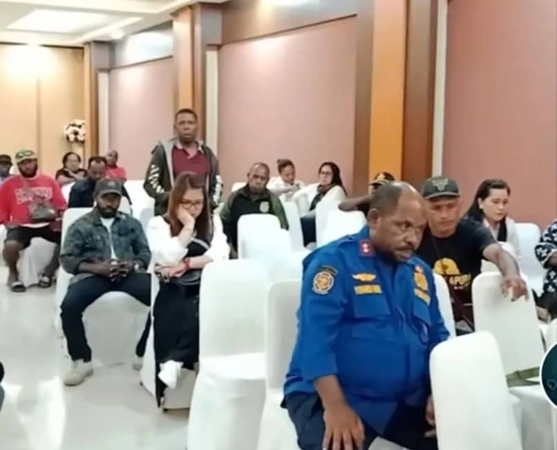 Ilustrasi berita Mimika: ASN Korban Roling "Brutal" Bupati Omaleng Melawan! Ancam Tutup Kantor Bupati Mimika