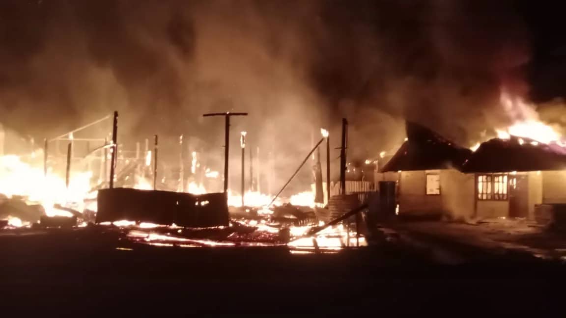 Ilustrasi berita Papua: Satu Rumah dan 5 Petak Kios di Kampung Persatuan Boven Digoel Terbakar
