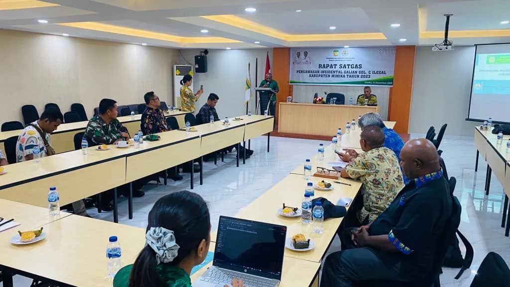 Ilustrasi berita Mimika: Rapat Bersama Satgas, DLH Mimika Paparkan Dampak Lingkungan yang Diakibatkan Galian C Ilegal