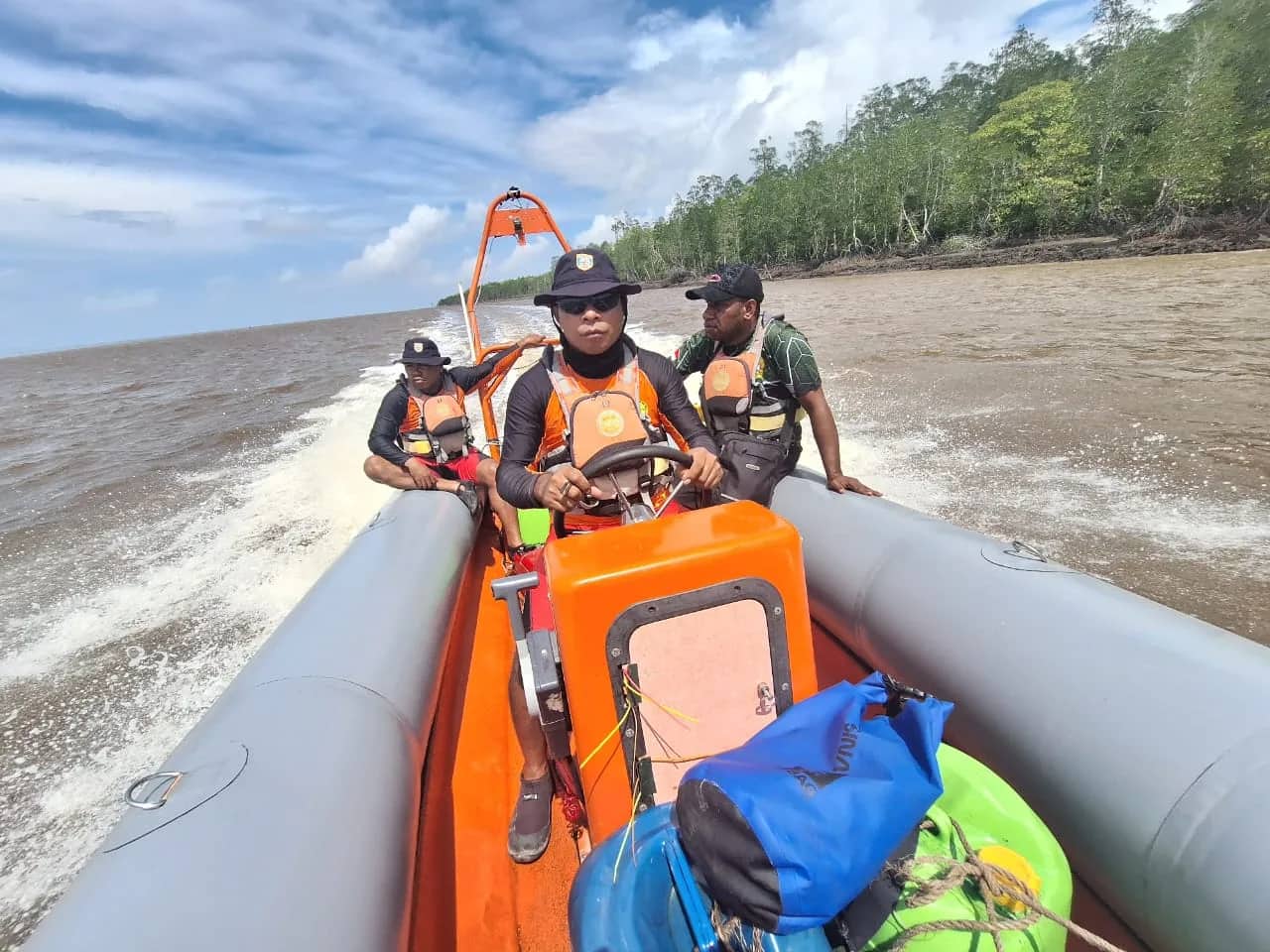 Ilustrasi berita Mimika: Perahu Ketinting Terbalik di Muara Atsy, Satu Orang Selamat dan Satu Hilang
