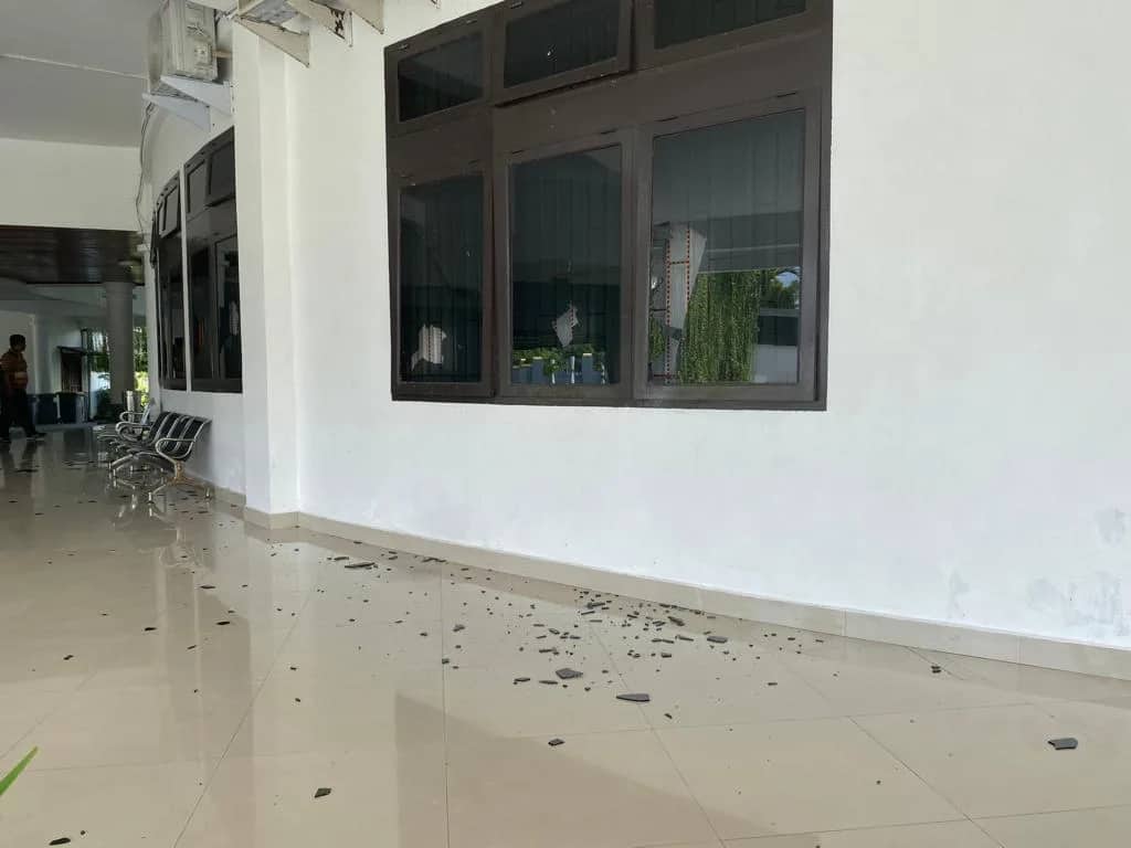 Ilustrasi berita Mimika: Tidak Ikut Berangkat ke Yerusalem, Jadi Alasan Oknum Anggota DPRD Mimika Nekat Rusak Kantor