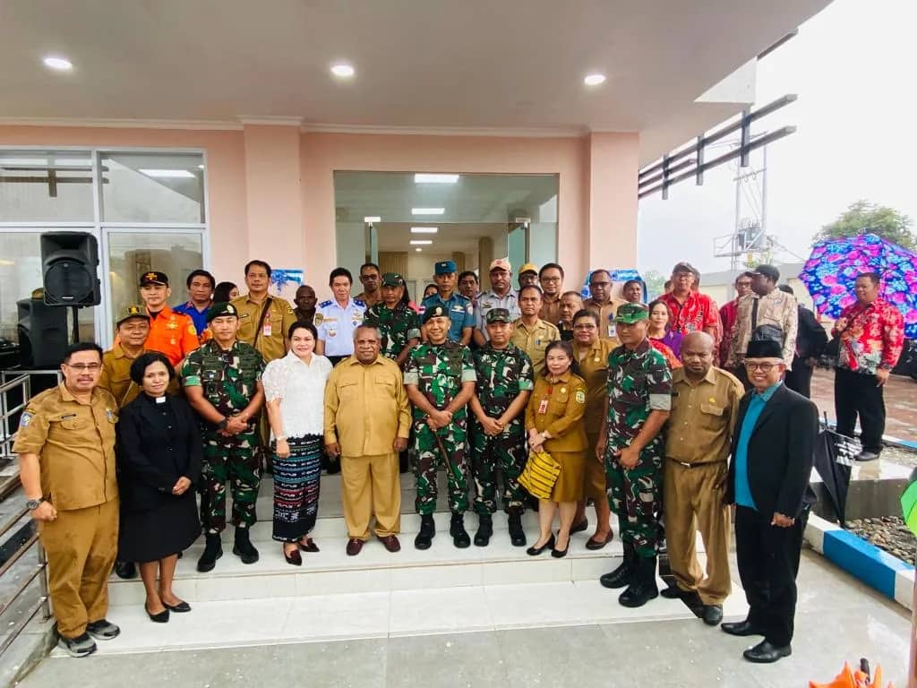 Ilustrasi berita Mimika: Resmikan Gedung Kantor Dinas Pendidikan, Bupati Omaleng Klaim Tingkatkan Mutu Pendidikan dan Kesejahteraan Guru