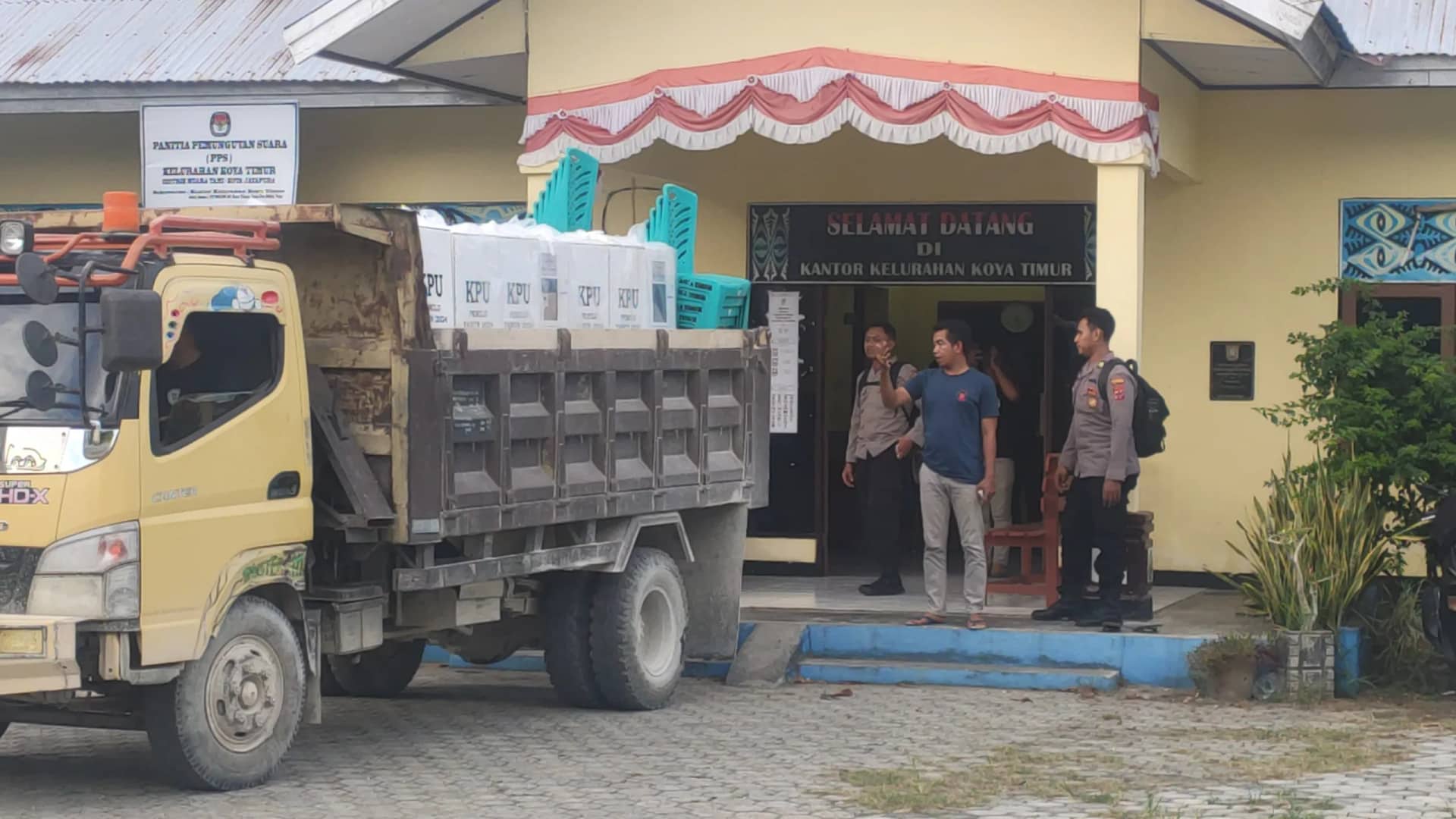 Ilustrasi berita JAYAPURA: Tidak Penuhi Syarat Dilakukan Pleno Pemilu, 55 Kotak Suara Distrik Muara Tami Dipindahkan