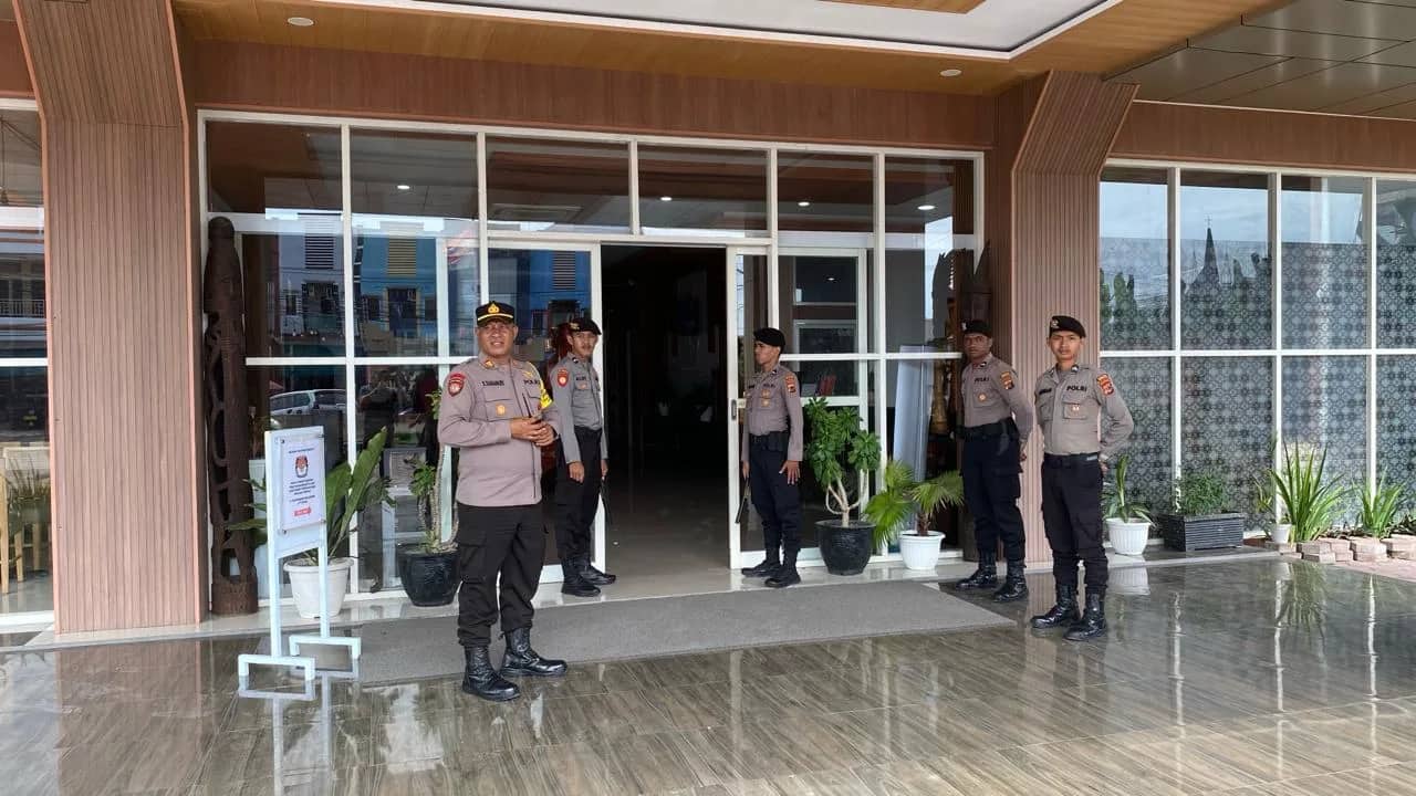 Ilustrasi berita Mimika: 100 Personil Gabungan Amankan Rapat Rekapitulasi Suara Tingkat Kabupaten Mimika
