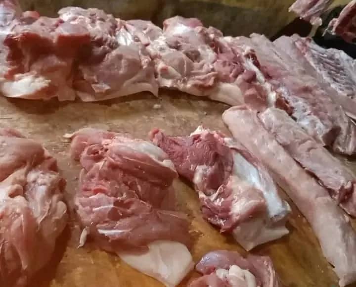 Ilustrasi berita Mimika: Daging Babi yang Mengandung Virus ASF Tetap Aman Dikonsumsi, Simak Pernyataan Virolog
