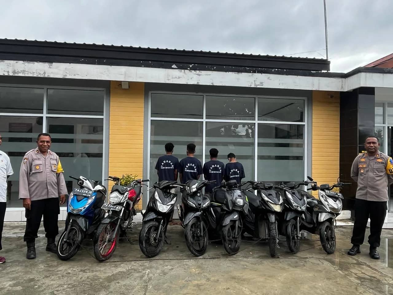Ilustrasi berita JAYAPURA: Tukar Sepeda Motor Curian Dengan Ganja, Empat Orang Pelajar di Sentani Ditangkap Polisi