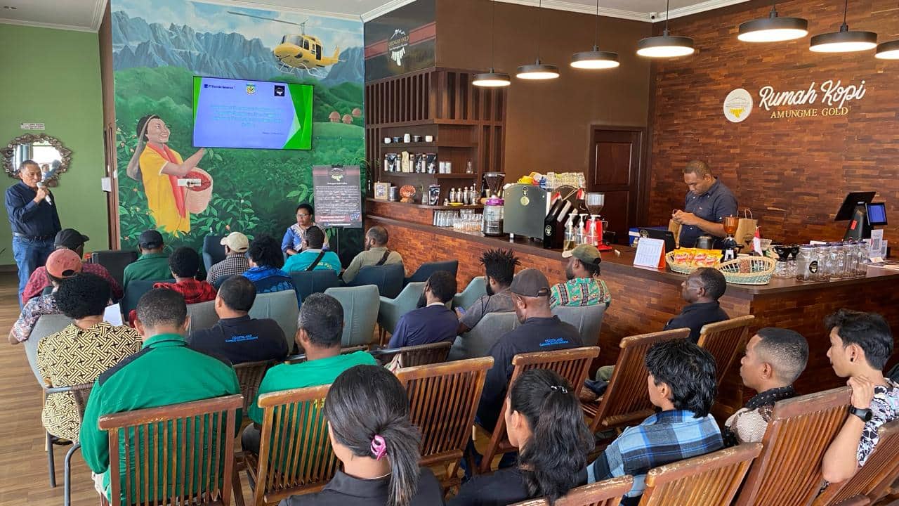 Ilustrasi berita Mimika: Jadi Emas Baru, PTFI Bersama Pemda Mimika Lakukan Sosialisasi Kepada Anggota Koperasi Amungme Gold Coffee