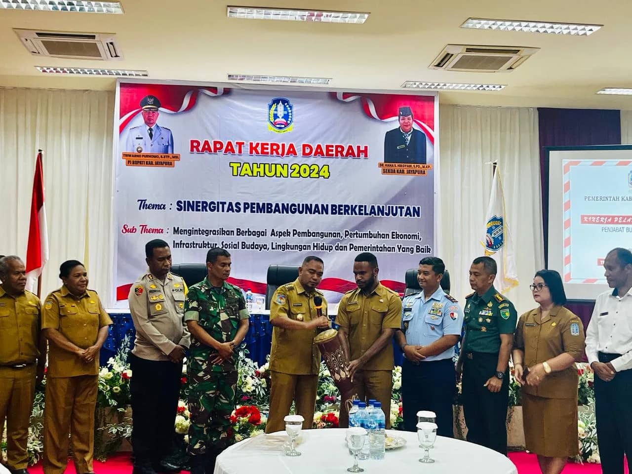 Ilustrasi berita JAYAPURA: Gelar Rakerda 2024, Pemkab Jayapura Tingkatkan Sinergitas Semua Pihak