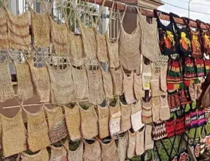 Ilustrasi berita Mimika: Tidak Hanya Sekedar Tas Gantungan, Ini Makna Filosofis Noken Bagi Masyarakat Suku Amungme Mimika