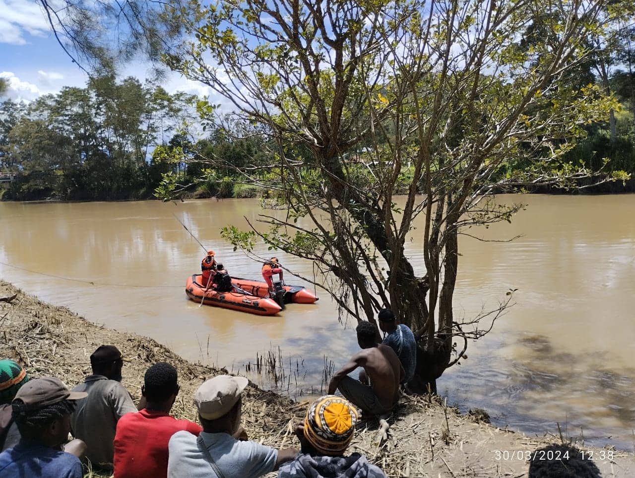 Ilustrasi berita Papua: Mandi di Sungai Baliem Wamena, Pinus Wanimbo Hilang Terseret Arus