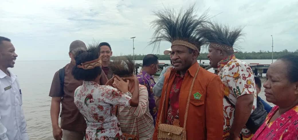 Ilustrasi berita Papua: Breaking News: Perdana, Kakanwil Kemenag Papua Pdt. Klemens Taran Kunjungi Asmat