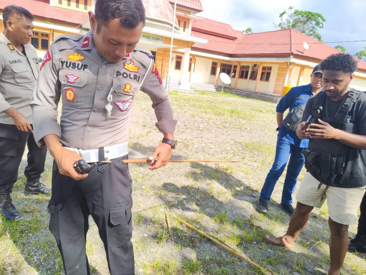 Ilustrasi berita Papua: Polisi Diserang di Yalimo, Wakapolres dan Kasat Lantas Jadi Korban