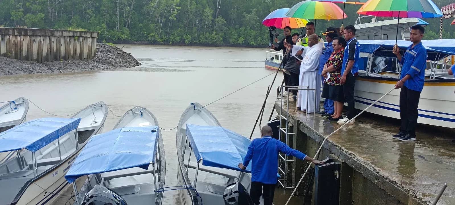 Ilustrasi berita Mimika: YPMAK Serahkan 50 Perahu dan Mesin 40 PK Kepada Pokja Setiap Distrik Pesisir Mimika
