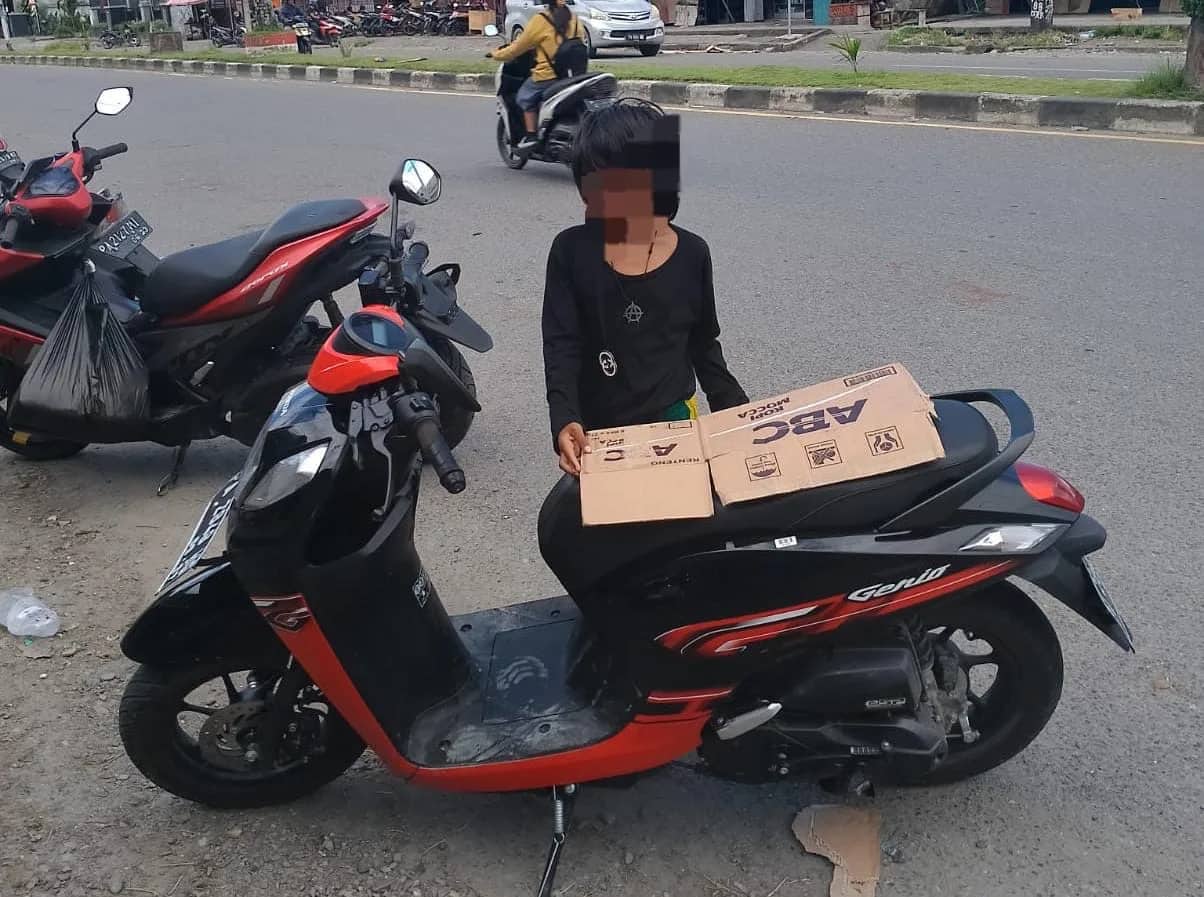 Ilustrasi berita Mimika: Pemkab Mimika Diminta Perhatikan Anak-anak Pengemis Tutup Karton, Bentuk Eksploitasi Anak Secara Terbuka
