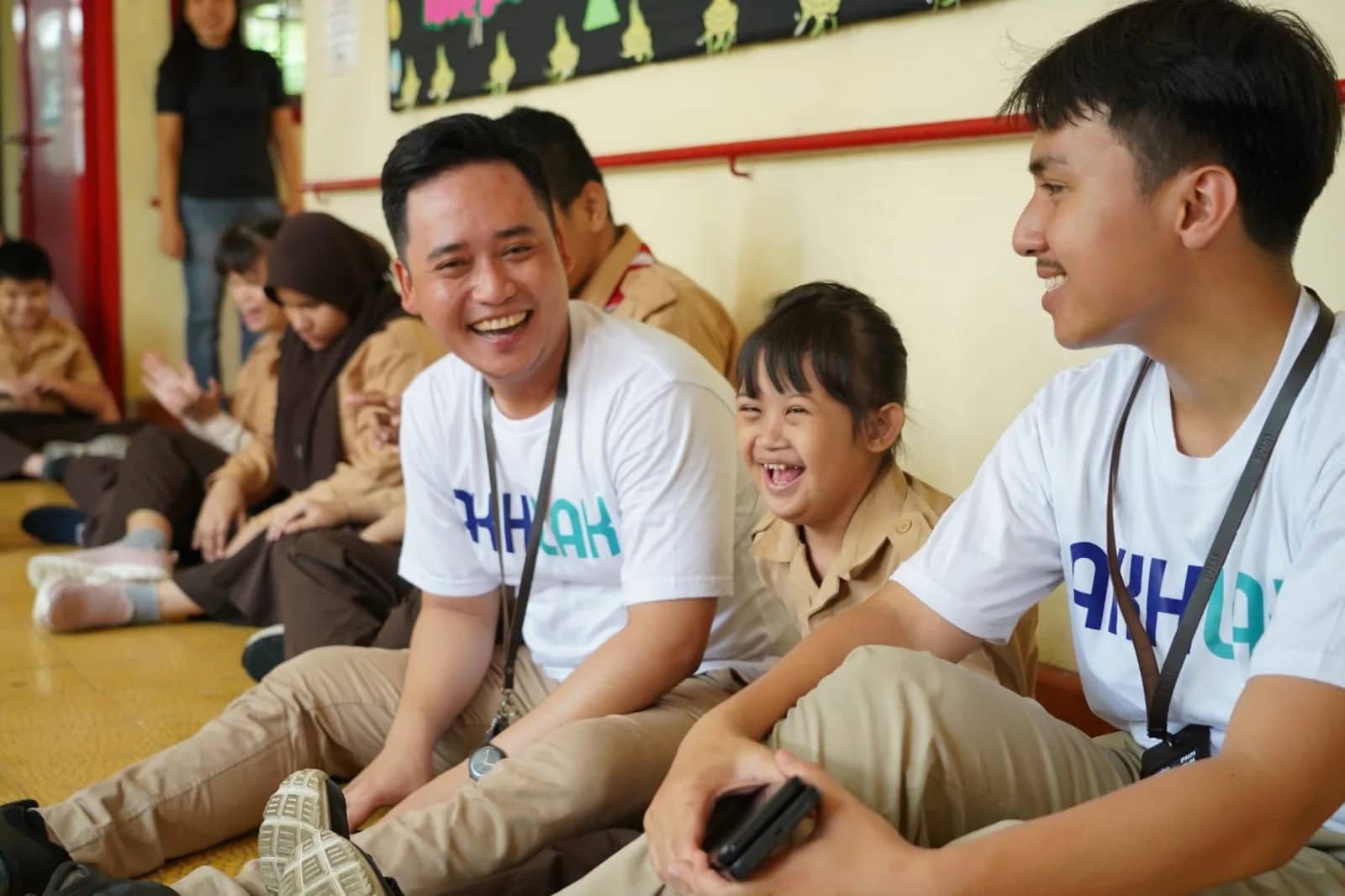Ilustrasi berita Nasional: Rayakan HUT ke-25, Milenial PNM Berbagi Asa Bersama Siswa SLB Rawinala