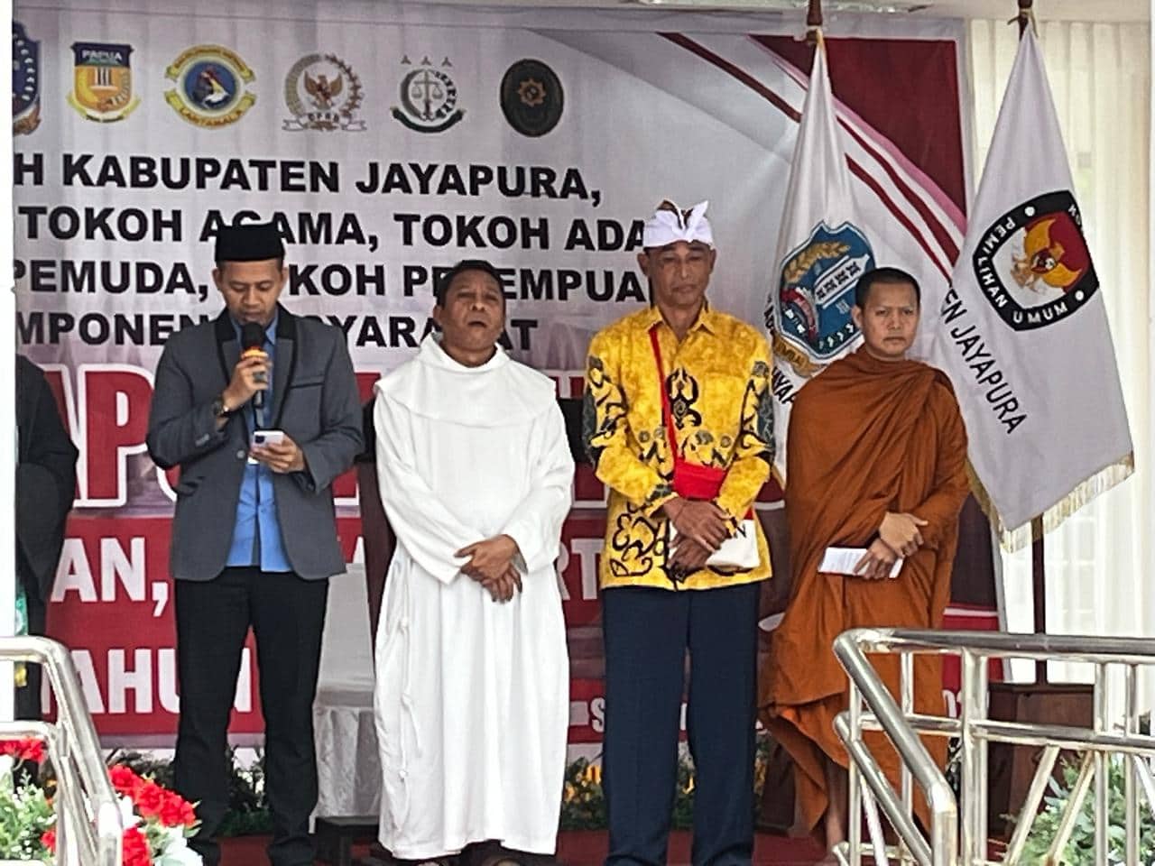 Ilustrasi berita JAYAPURA: Wujudkan Pilkada Damai 2024, Pemkab Jayapura Gelar Doa Bersama, Pj Bupati: Siapapun Terpilih Itu Pilihan Tuhan
