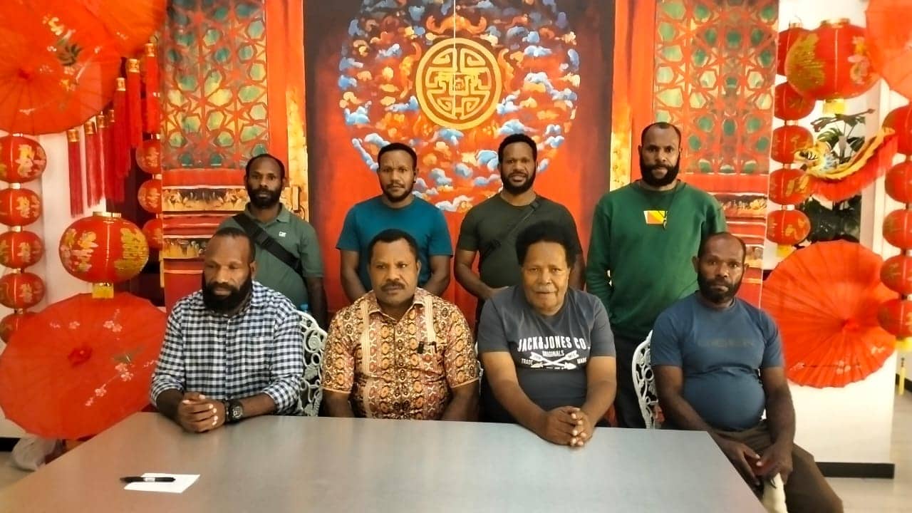 Ilustrasi berita Papua: Namia Gwijangge dan Obed Gwijangge Terima Keputusan MK, Ucapkan Selamat ke Dinar Kelnea–Yoas Beon