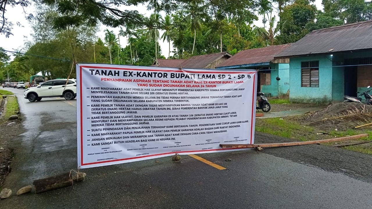 Ilustrasi berita Mimika: Pemilik Hak Ulayat Eks Kantor Bupati Lama Palang Jalan Poros Timika Pomako