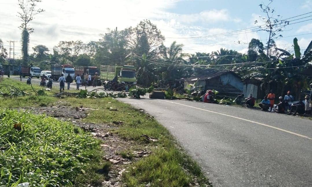 Ilustrasi berita Mimika: Pemalangan Jalan Poros Timika Pomako Dipicu Kasus Penikaman