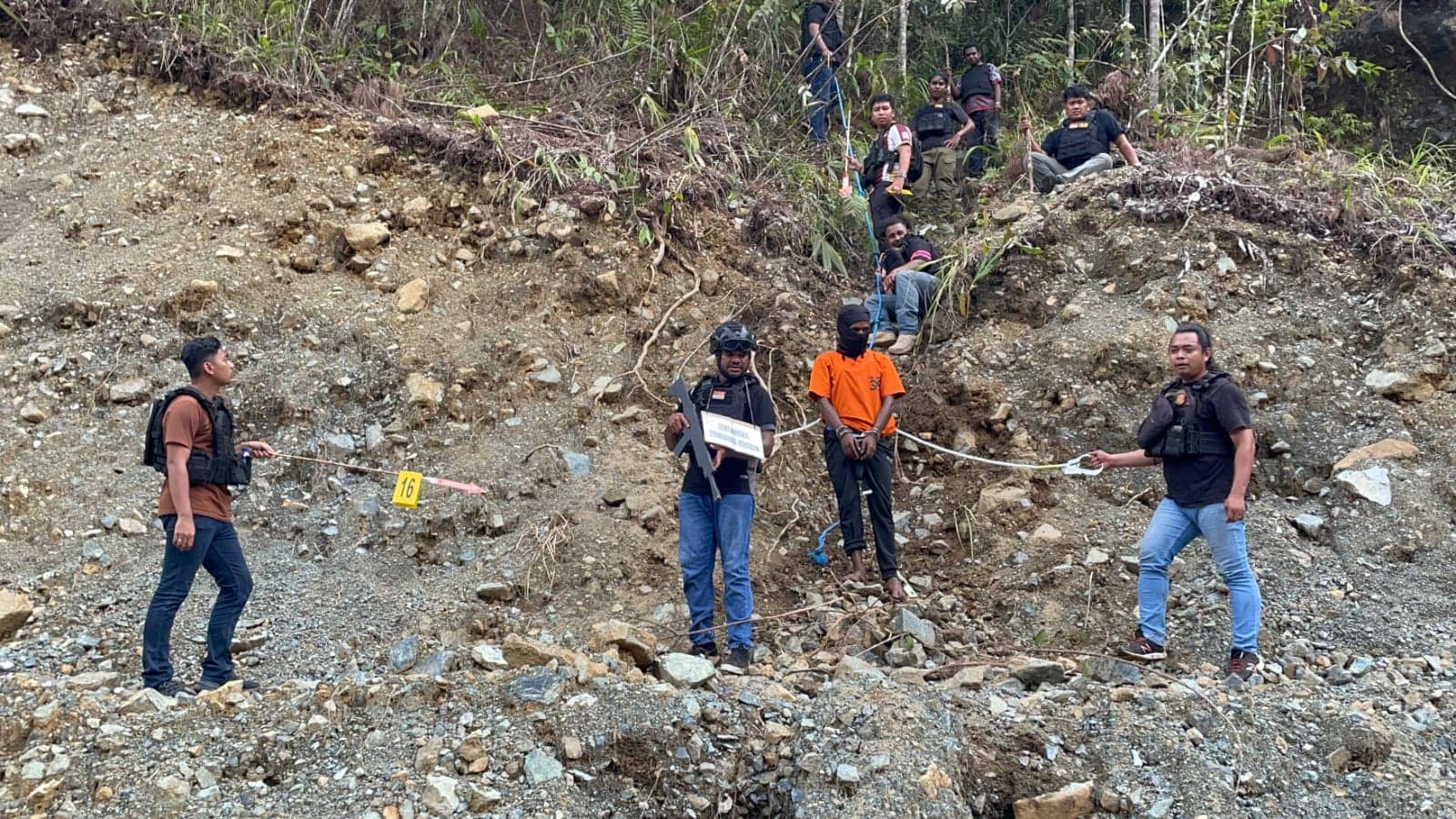 Ilustrasi berita BERITA UTAMA: Hasil Rekonstruksi Penembakan Brimob di Nabire, Polisi Ungkap Peran KKB