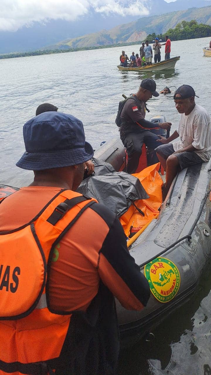 Ilustrasi berita JAYAPURA: Jenazah Warga Tersambar Petir di Danau Sentani Ditemukan, Diserahkan ke Keluarga