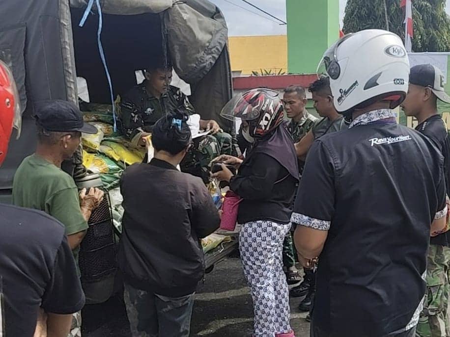 Ilustrasi berita Mimika: Gerakan Pangan Murah Sambut HUT TNI, Kodim 1710/Mimika Salurkan 2,5 Ton Beras