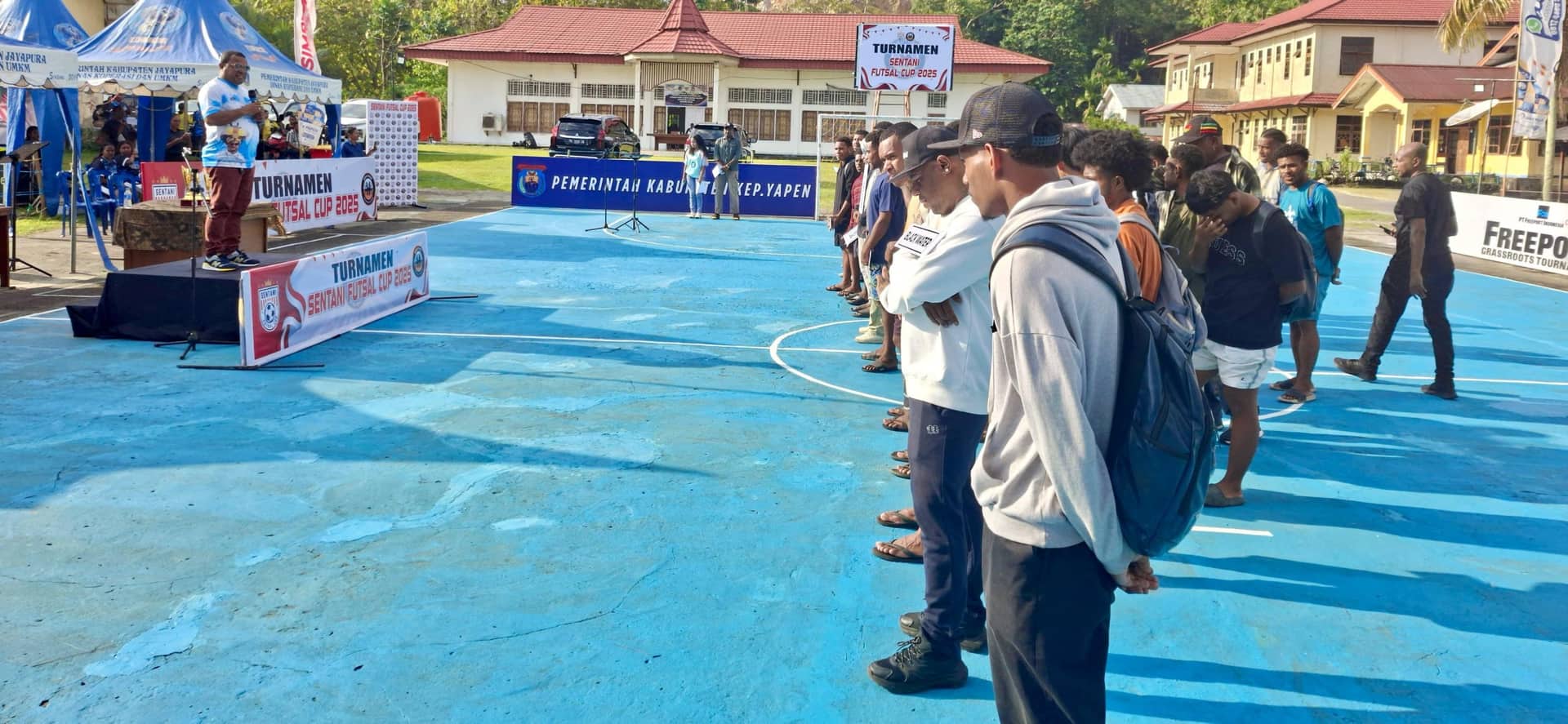 Ilustrasi berita JAYAPURA: Buka Turnamen Sentani Futsal Cup 2025, Wabup Ajak Anak Muda Cinta Olahraga
