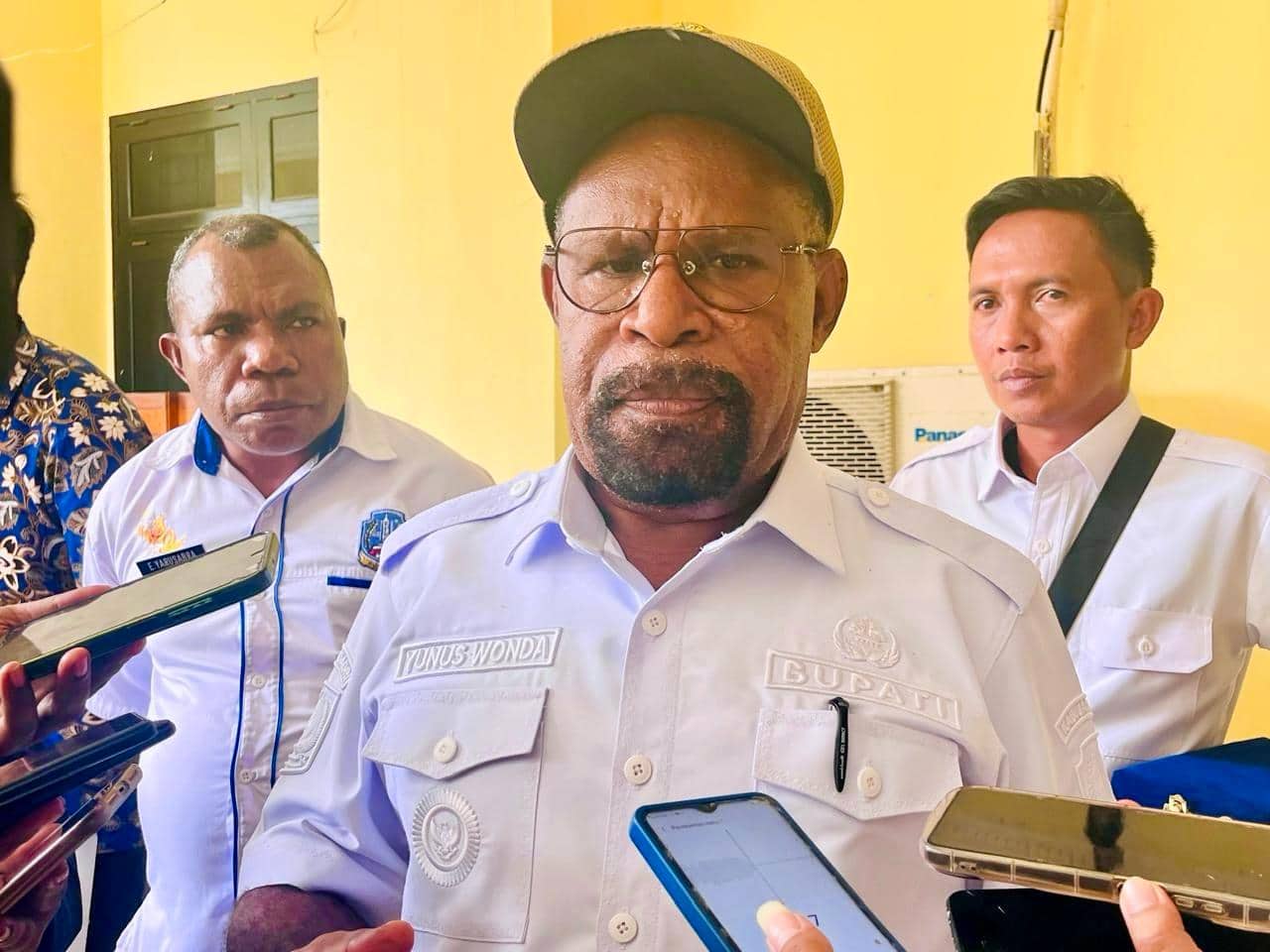 Ilustrasi berita JAYAPURA: Bupati Yunus Wonda Persoalan Hak Ulayat: Kepala Distrik dan Kampung Mampu Berperan