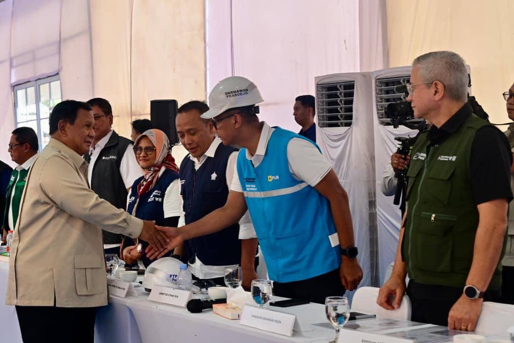 Ilustrasi berita BERITA UTAMA: Danantara Sinergikan BUMN Bangun Huntara di Aceh Tamiang, PLN Sambung Listrik untuk Semua Rumah dan Fasum